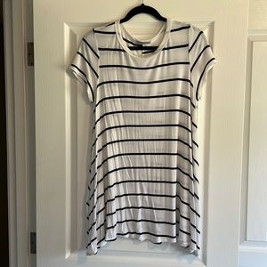 Striped Short Sleeve Mini Summer Dress or Cover Up Size Medium